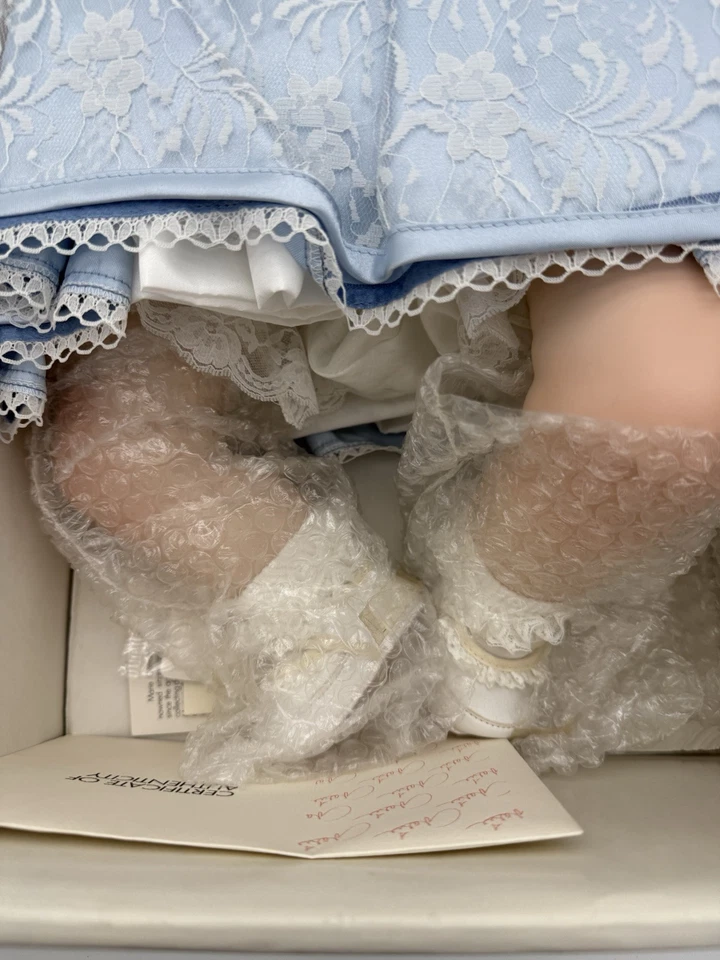 Muñeca de porcelana Marie Osmond original "Olive May" 24" muñeca bebé vintage para niños pequeños. Foto 3 de 4