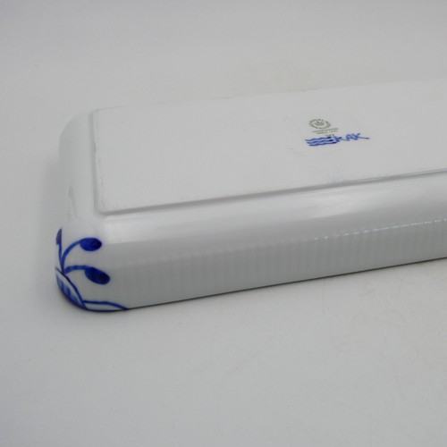 Plato rectangular acanalado Royal Copenhagen Mega 377 azul blanco floral 9,5 pulgadas - Imagen 4 de 9