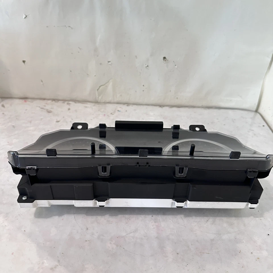 2016 Toyota Highlander Speedometer Cluster 220KM/H 83800-0E550 OEM 103K - Imagem 2 de 4