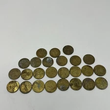 LOT OF 25 VINTAGE CHUCK E CHEESE PIZZA GAME TOKENS 1983 - 1994, Showbiz Pizza