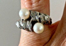 Sterling Silver Pearl Ring Leaves Etched Stunning Signed 925 Size 6 Vintage