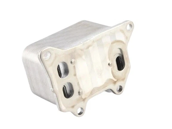 06L117021G Enfriador de aceite de motor genuino para Audi A4 A5 A6 VW rteon Jetta Passat NUEVO Foto 4 de 4