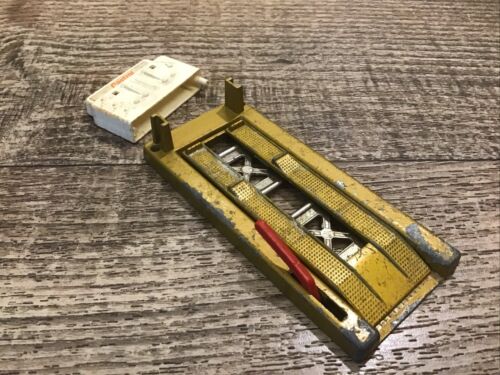 Vintage Matchbox Lesney Castrol Service Ramp - 1970 - Picture 5 of 14
