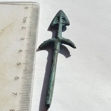 ANCIENT ROMAN OR VIKING BRONZE ENGRAVED BRONZE ARROWHEAD ARTIFACT