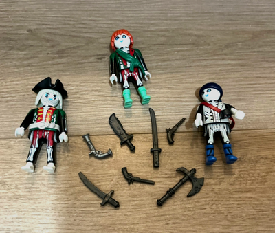 PLAYMOBIL GHOST PIRATES glow in the dark set 5138 - complete £5.00 - UK