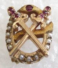 Vintage 10K Gold Theta Chi ΘX Fraternity Badge Pin - 1946 Pearls Rubies - Nice!