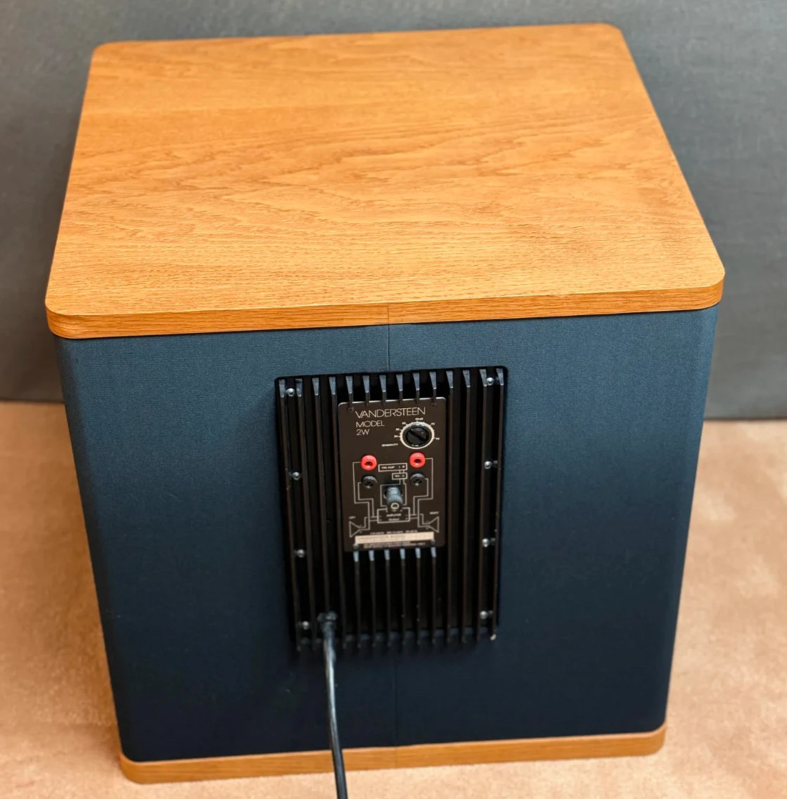 VANDERSTEEN V2W Power Subwoofer