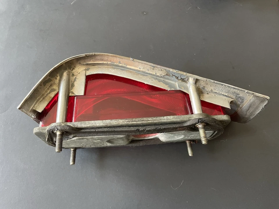 Juego de pares de luces traseras Buick Special Skylark 1961-1962 L/R Original OEM Foto 4 de 4