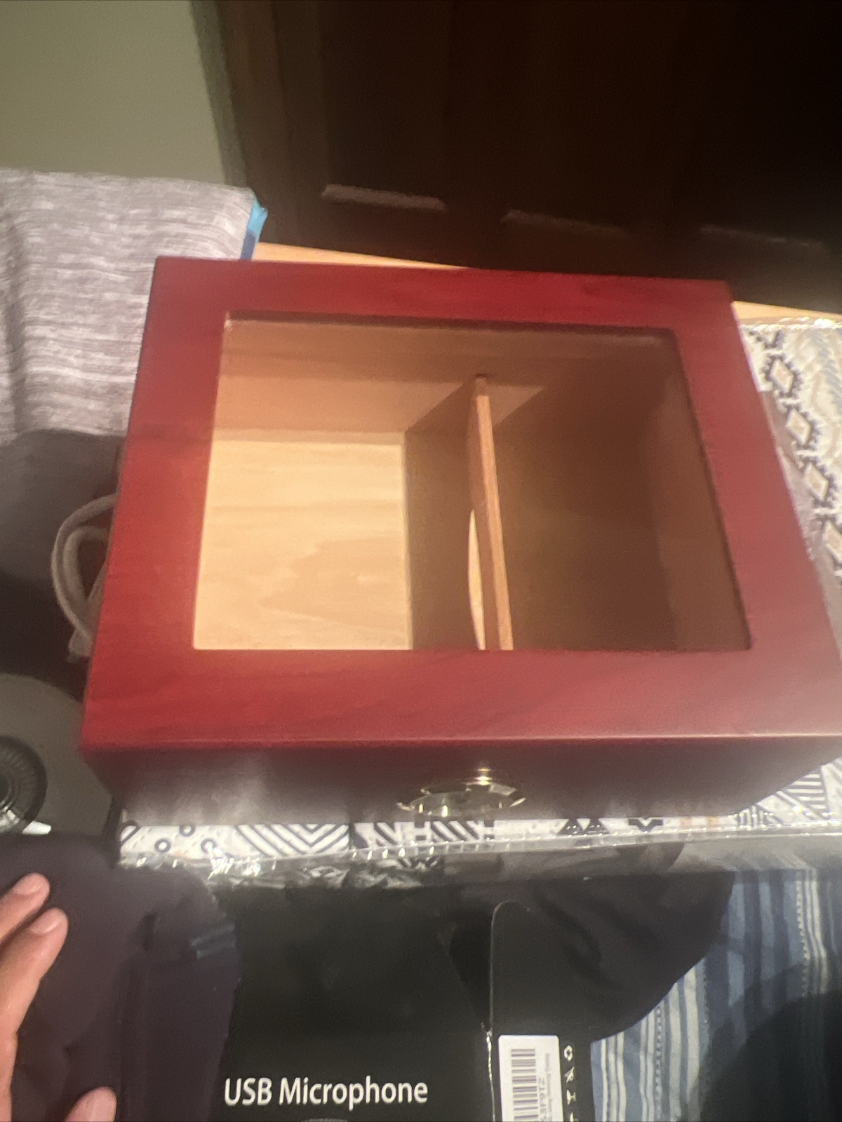 Cigar Humidor Glass Top Cigar Box with Hygrometer Humidifier and Divider Deskt