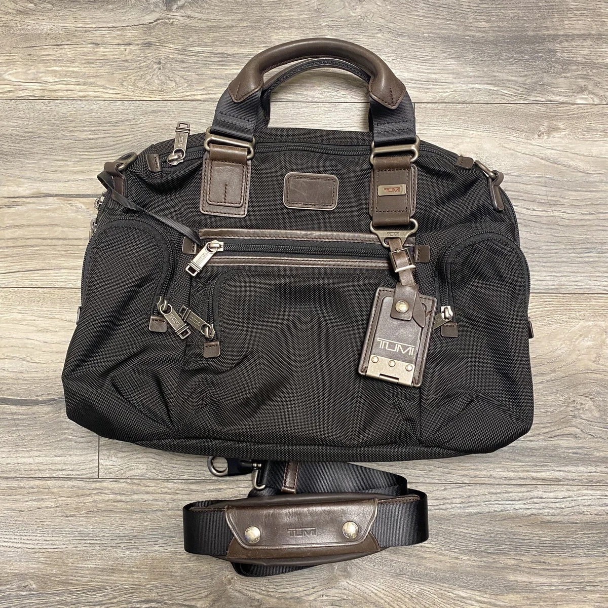 Tumi alpha top bravo brooks