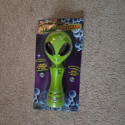 (DONATING SOON) Light-up Alien Bubble Want by the toy network, ages 3 & up, 9''