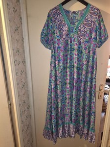 robe longue vert bleu rose avec plusieurs motifs neuve taille xl 