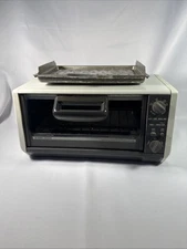 Black & Decker Spacemaker Under Cabinet Toast-R-Oven TRO510TY3