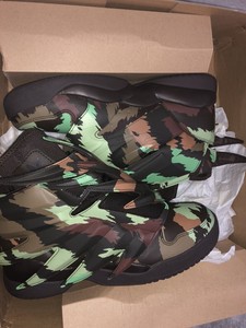 jeremy scott camo wings