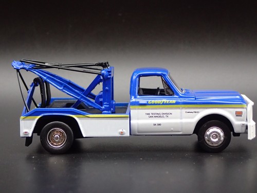1972 72 CHEVY C30 DUALLY WRECKER TOW TRUCK GOODYEAR 1:64 SCALE DIECAST MODEL CAR - Picture 3 of 7