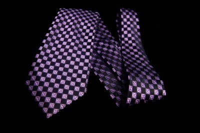 Kenneth Roberts Platinum - Men's Purple Square 100% Silk Neck Tie 3.6''W x 59''L