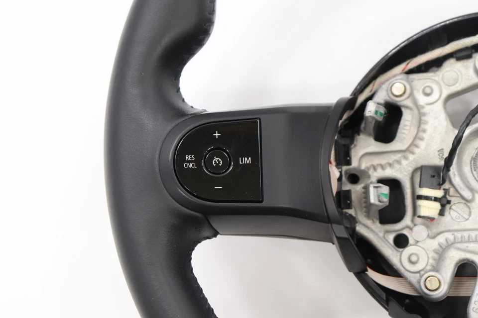 Mini Countryman F60 2017-2024 volante con botón de interruptor OEM 9892265 Foto 2 de 4