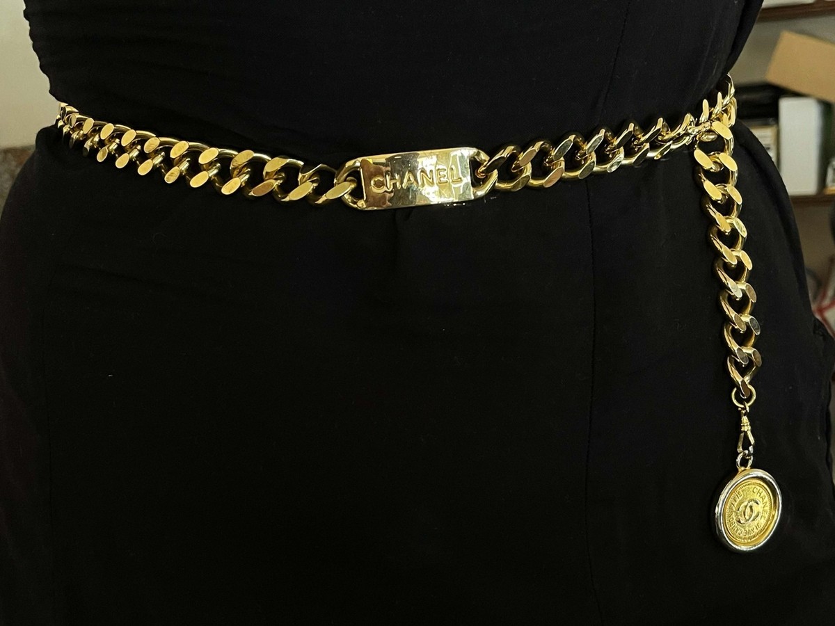 Chanel Vintage Gold Double Chain CC Medallion Waist Belt Chanel Vintage Double Chain Belt main image 4