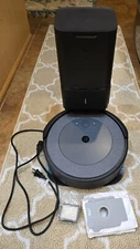 ROOMBA I3 VACUUM WITH SELF EMPTYING
