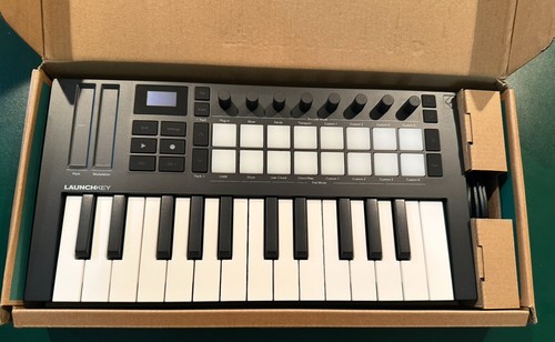 Novation Launchkey Mini 25 mk4 MIDI Keyboard Controller - Picture 2 of 3