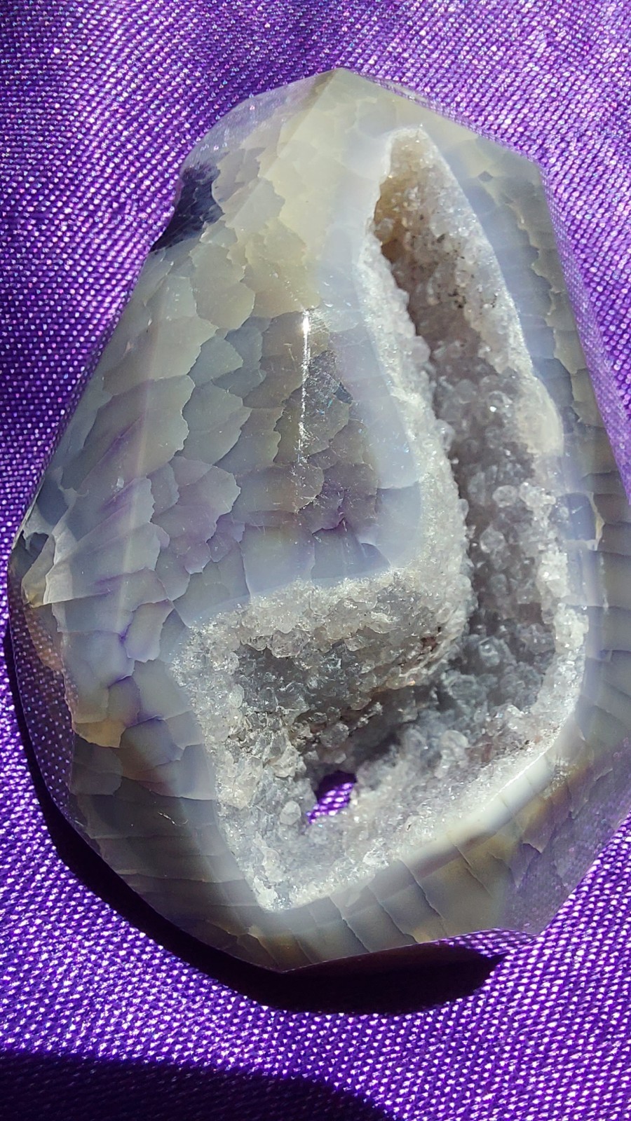 Pendentif agate violette veines de dragon pour sublimer vos tenues bohèmes