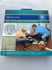 PetSafe Big Cat Door 4-Way Locking Up to 25lb...