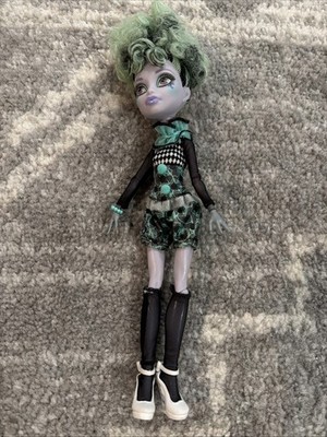 Mattel Monster High Freak du Chic Twyla Boogeyman Articulated Missing Hands