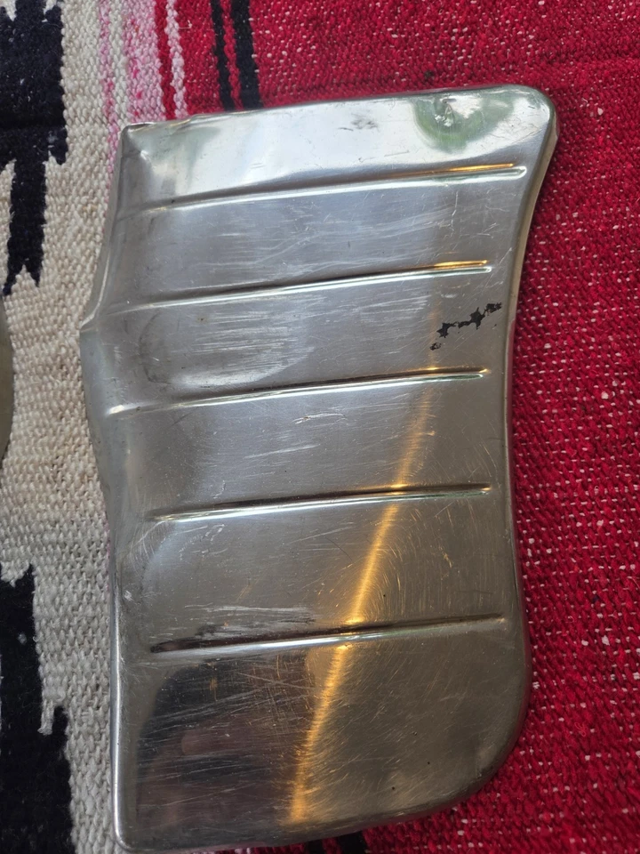 1946 - 1948 CHEVROLET FLEETLINE FLEETMASTER STYLEMASTER GRAVEL GUARDS ROCK TRIM - Image 3 of 4