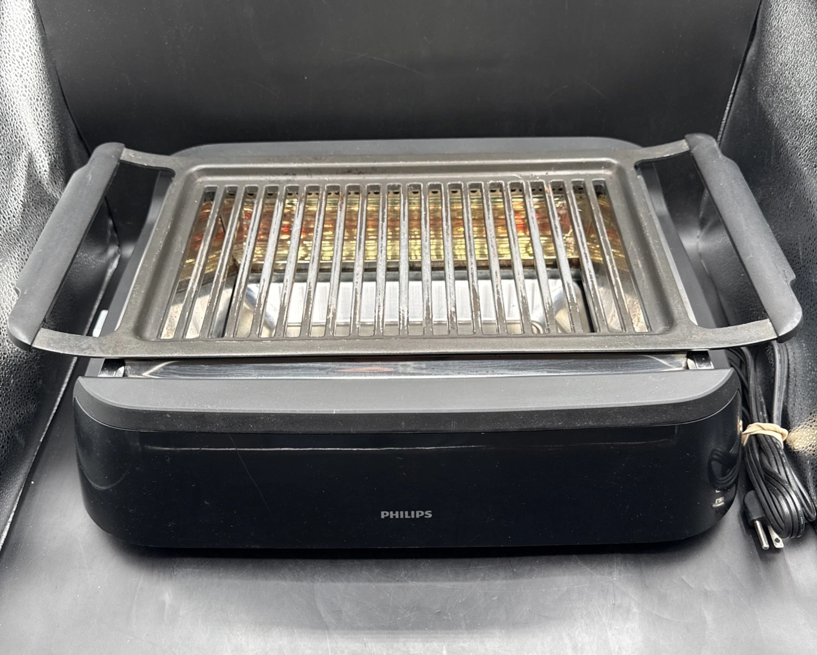 Philips Smokeless Indoor Grill Advanced 1660W Infrared Heat Cooker HD6371
Opens in a new window or t