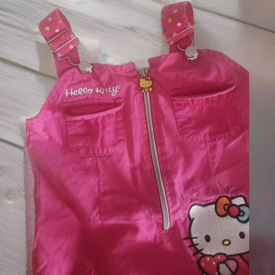 Vestido mono Hello Kitty Foto 2 de 4