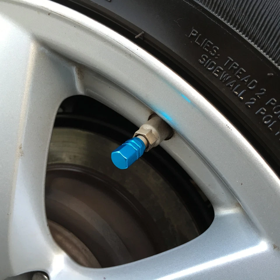 Juego de 4 cubiertas de vástago de válvula de sello de anillo de goma azul cielo con forma hexagonal para todas las llantas Foto 2 de 4