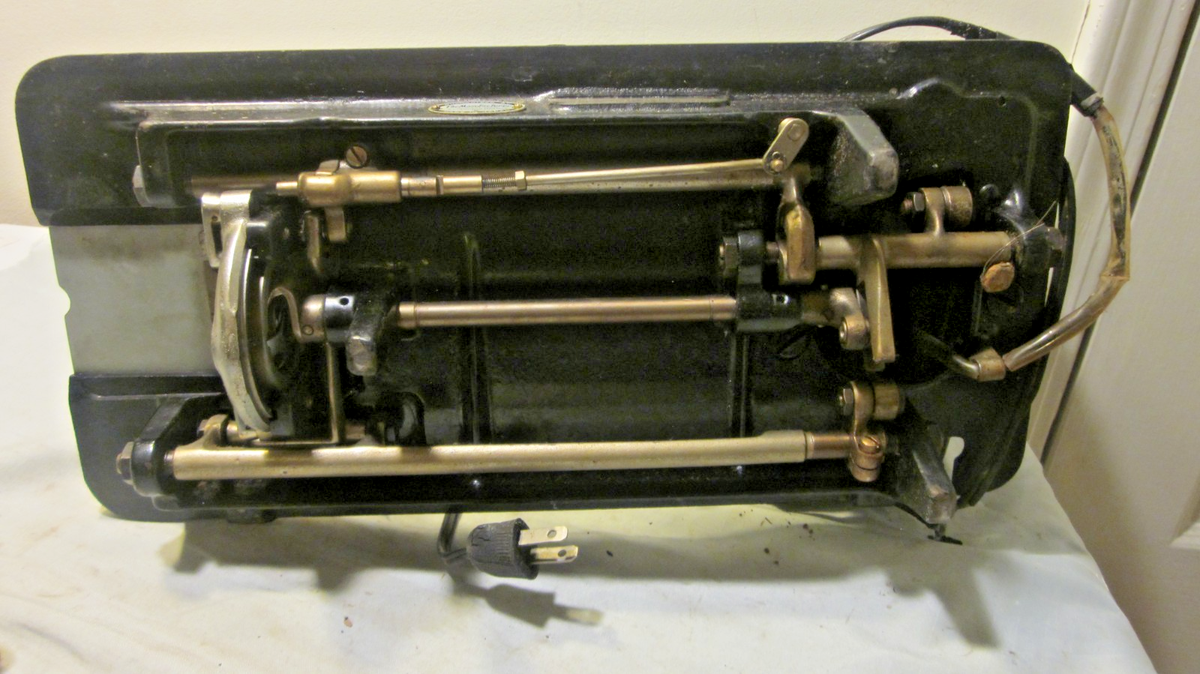 レプリカ　 アンティーク Vintage Collectible Sewing Machine 