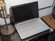 HP Laptop 17-BY4013DX 17.3" - 256GB, i3-1115G4, 8GB RAM - charger & mouse incl.