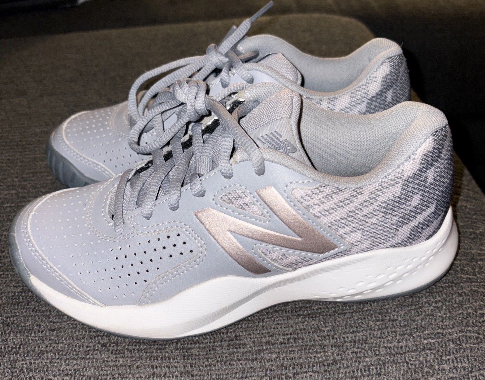 Women&rsquo;s New Balance 696 Size 5 Gray New Without Box
