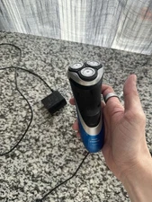 Philips Norelco Aquatec Shaver Razor With Charger Blue AT810 Tested & Working