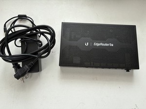 * Ubiquiti EdgeRouter Managed Router Ethernet Switch 6p ER-6P MINT