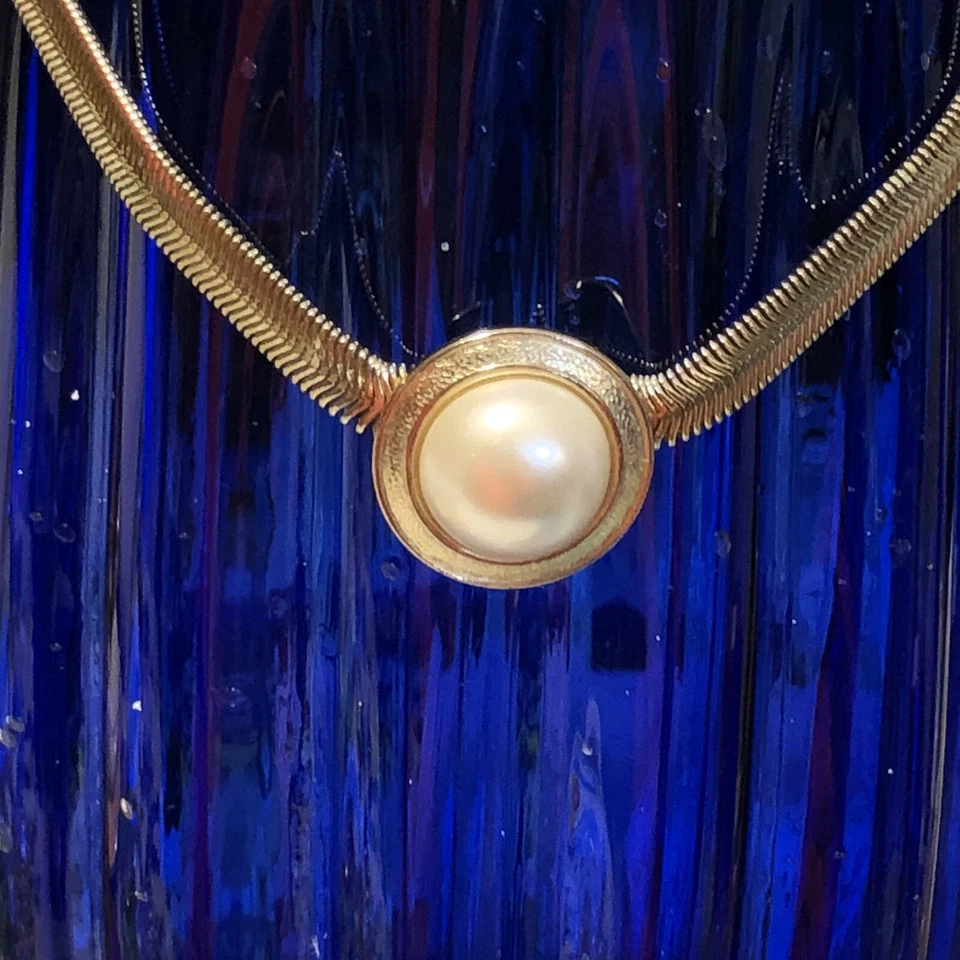 Gargantilla collar vintage Parklane cadena cobra dorada grande imitación perlas etiqueta años 80’s Foto 4 de 4