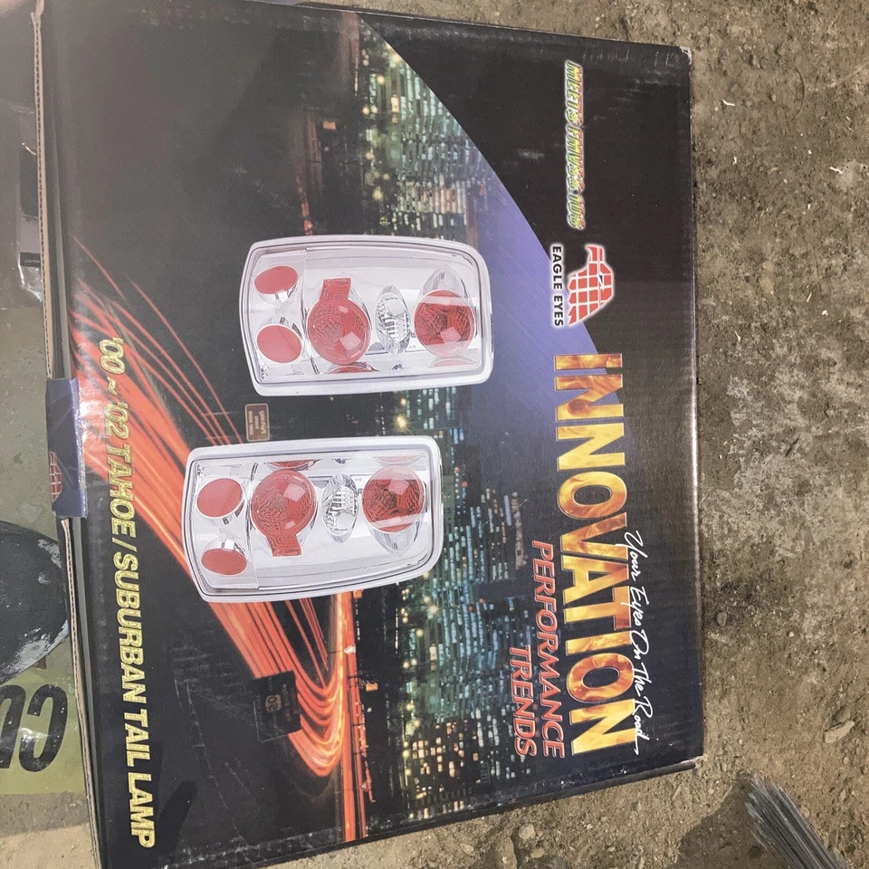 Lámpara trasera 00-02 Tahoe/Suburban Foto 2 de 2