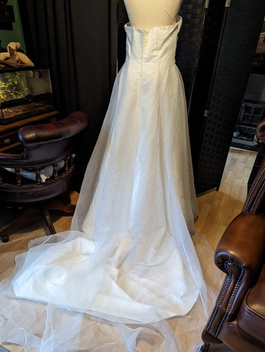 Beautiful Wedding Dress Unworn Size 10 