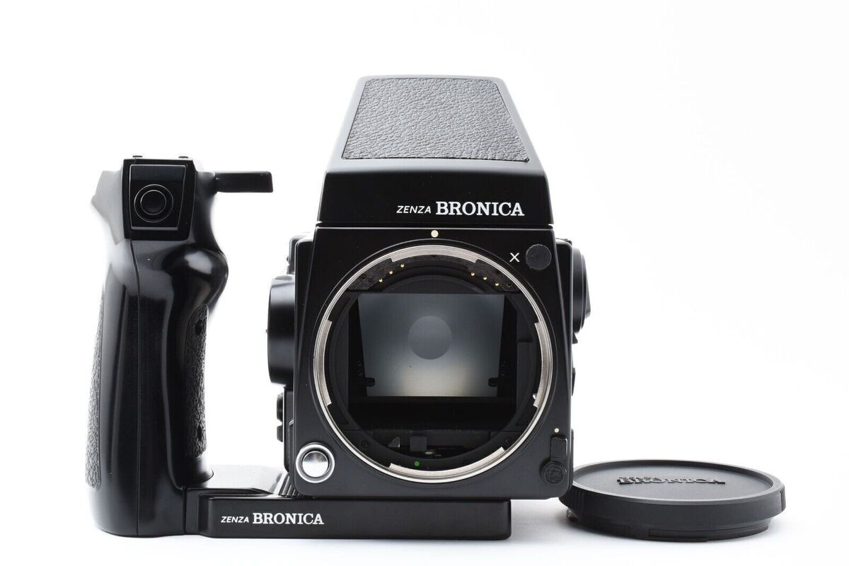 Zenza Bronica GS-1 6×7 + AE Prism Finder 120 Film Back From Zenza Bronica GS-1 6×7 + AE Prism Finder 120 Film Back From