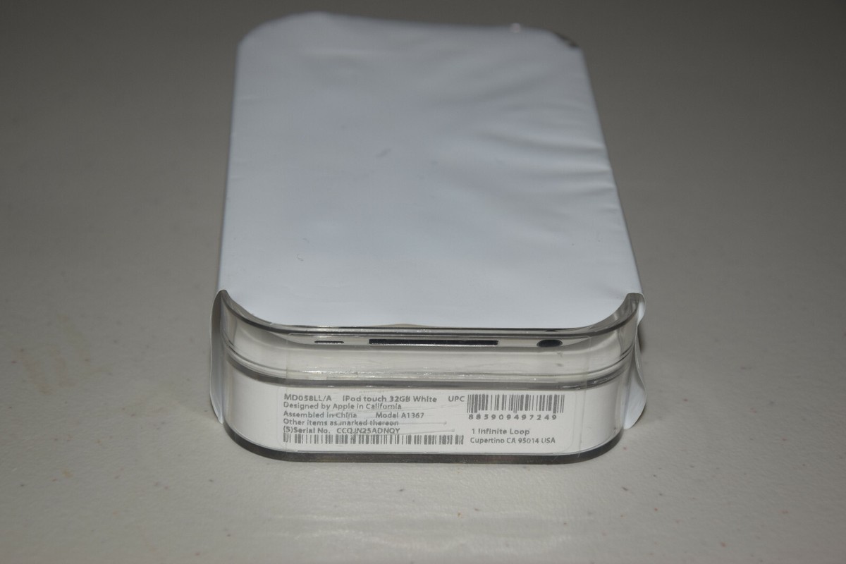 Genuine Apple iPod touch 4th Generation White 32 GB MD058LL/A AAC