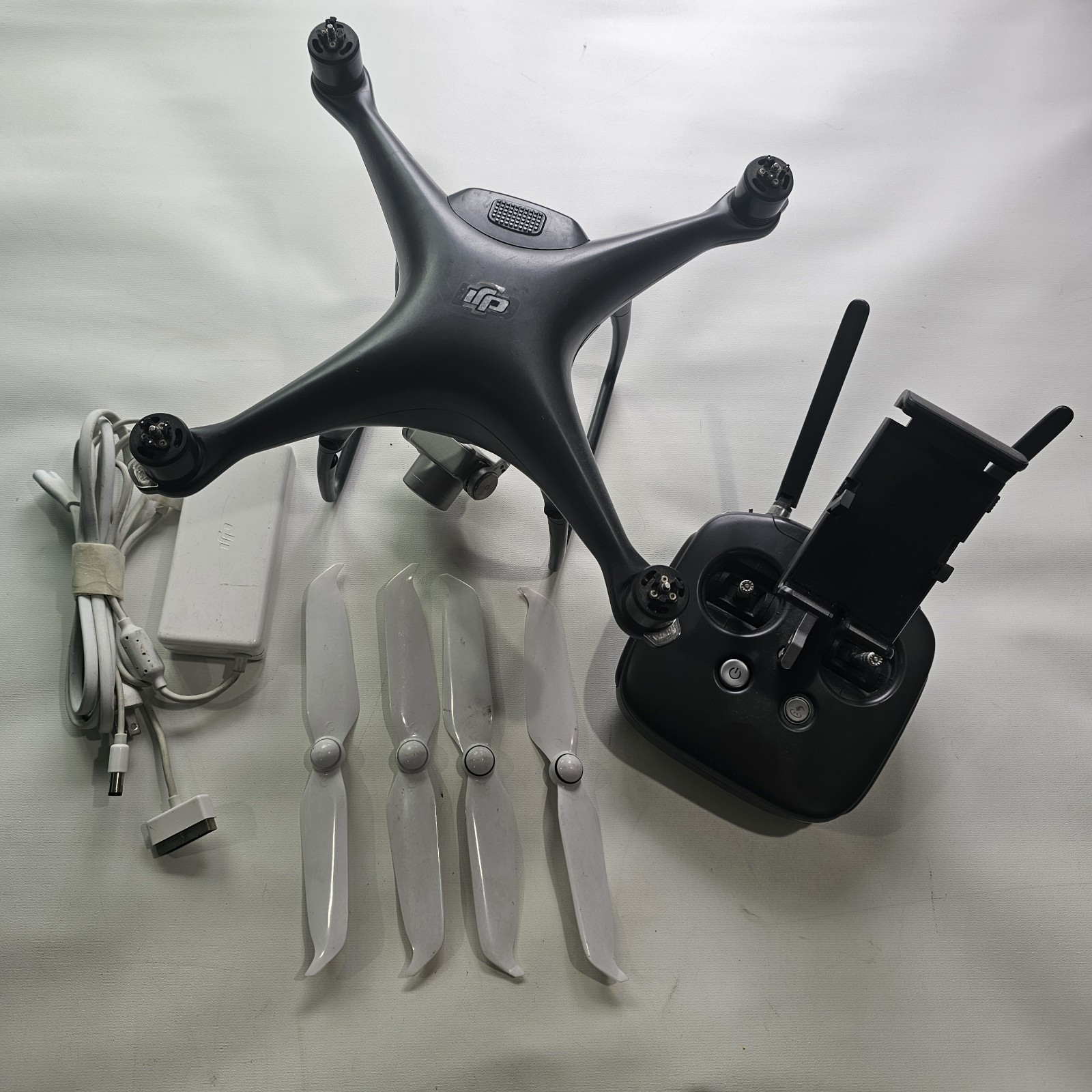 DJI Phantom 4 Obsidian 4K Drone WM331A QuadCopter Used Fully Functional-image