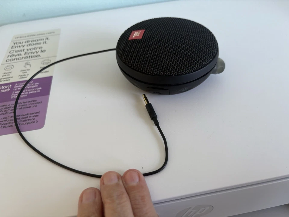 JBL CLIP 2 防水便携式蓝牙扬声器 黑色 已测试并正常工作 阅读 — 第 4/4 张图片