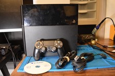 Sony PlayStation 4 1TB CUH-1001A   12.00 FW   Blu-ray Disc