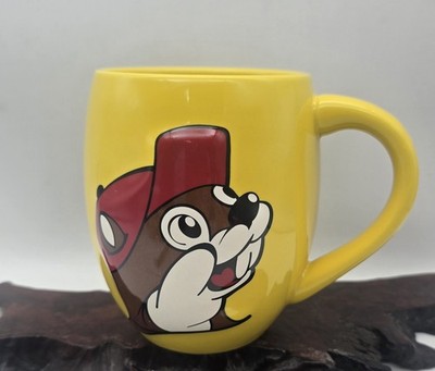 Buc-ee's Beaver Believer! Yellow Ceramic Coffee Mug Red Cap 22oz Large NWOT
