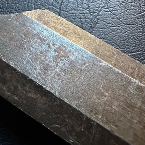 VINTAGE TITAN 32mm 1 1/4" BEVEL EDGE SOCKET CHISEL IRON TOOL IN AUSTRALIA - Picture 3 of 6