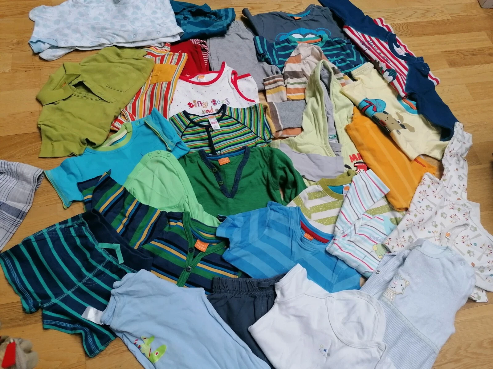 Bundle Of Baby Boy Clothes 6-9,9-12,1-1.5 months Midi-mode & M&S (25 Pieces)