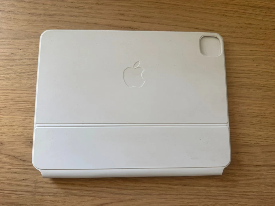 Magic Keyboard for iPad Pro 11-inch (4th gen) and iPad Air (4/5th gen) - White - Image 4 of 4