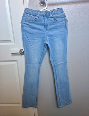 Express Hyper Stretch Women s Bootcut Mid-Rise Light Wash Blue Denim Jeans 4