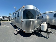 2026 Airstream Flying Cloud 28RBQ